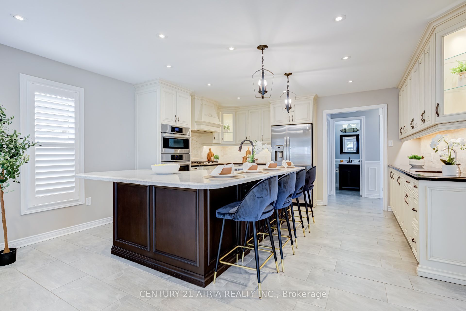 14 Robert Attersley Drive W Property Photo 13