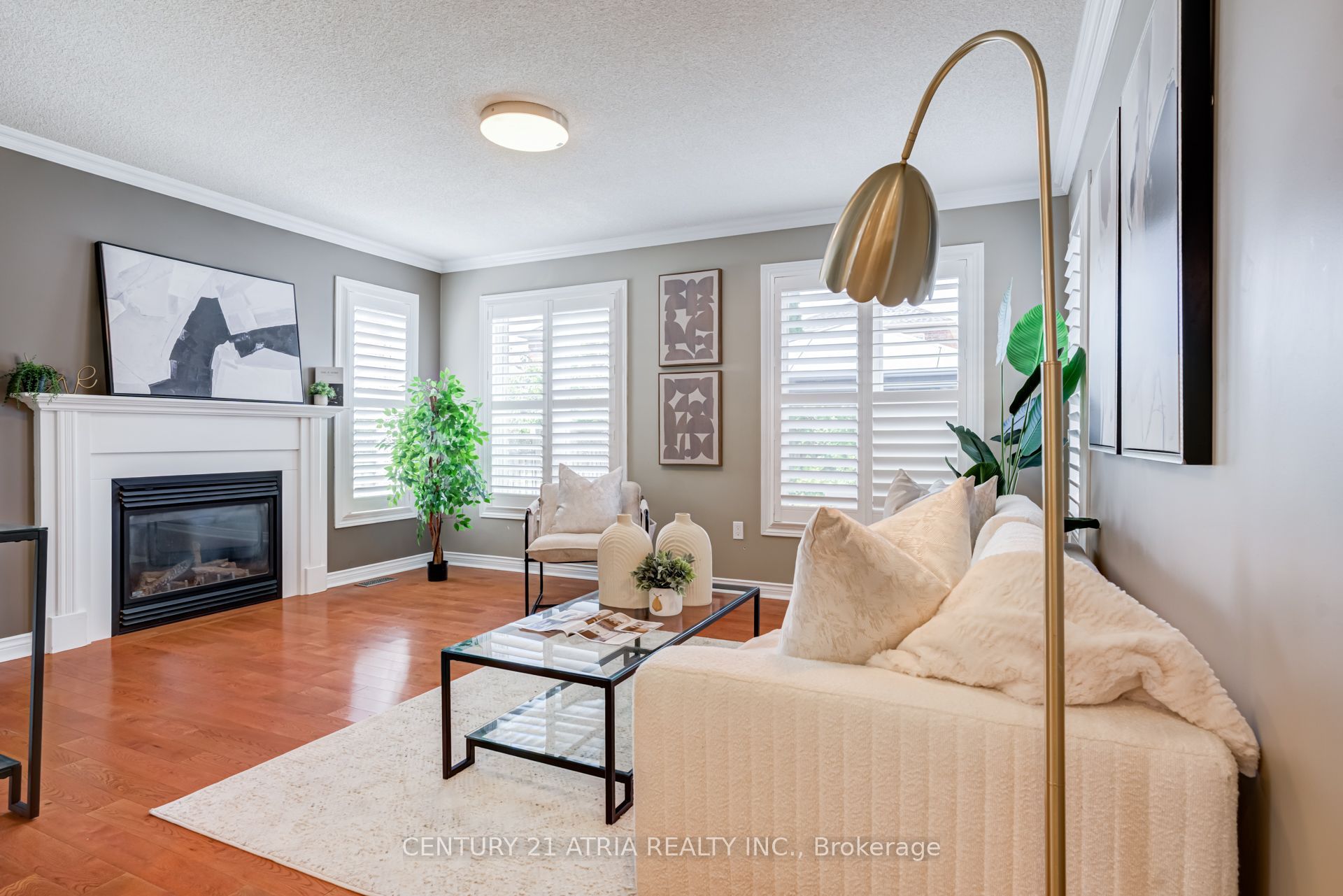 14 Robert Attersley Drive W Property Photo 14