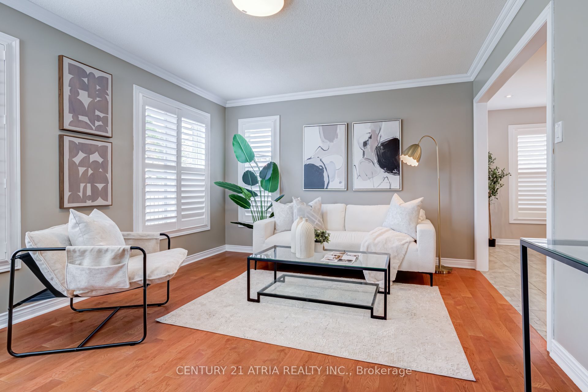 14 Robert Attersley Drive W Property Photo 16