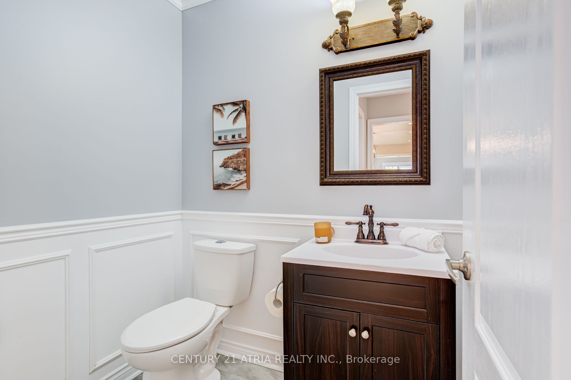 14 Robert Attersley Drive W Property Photo 17