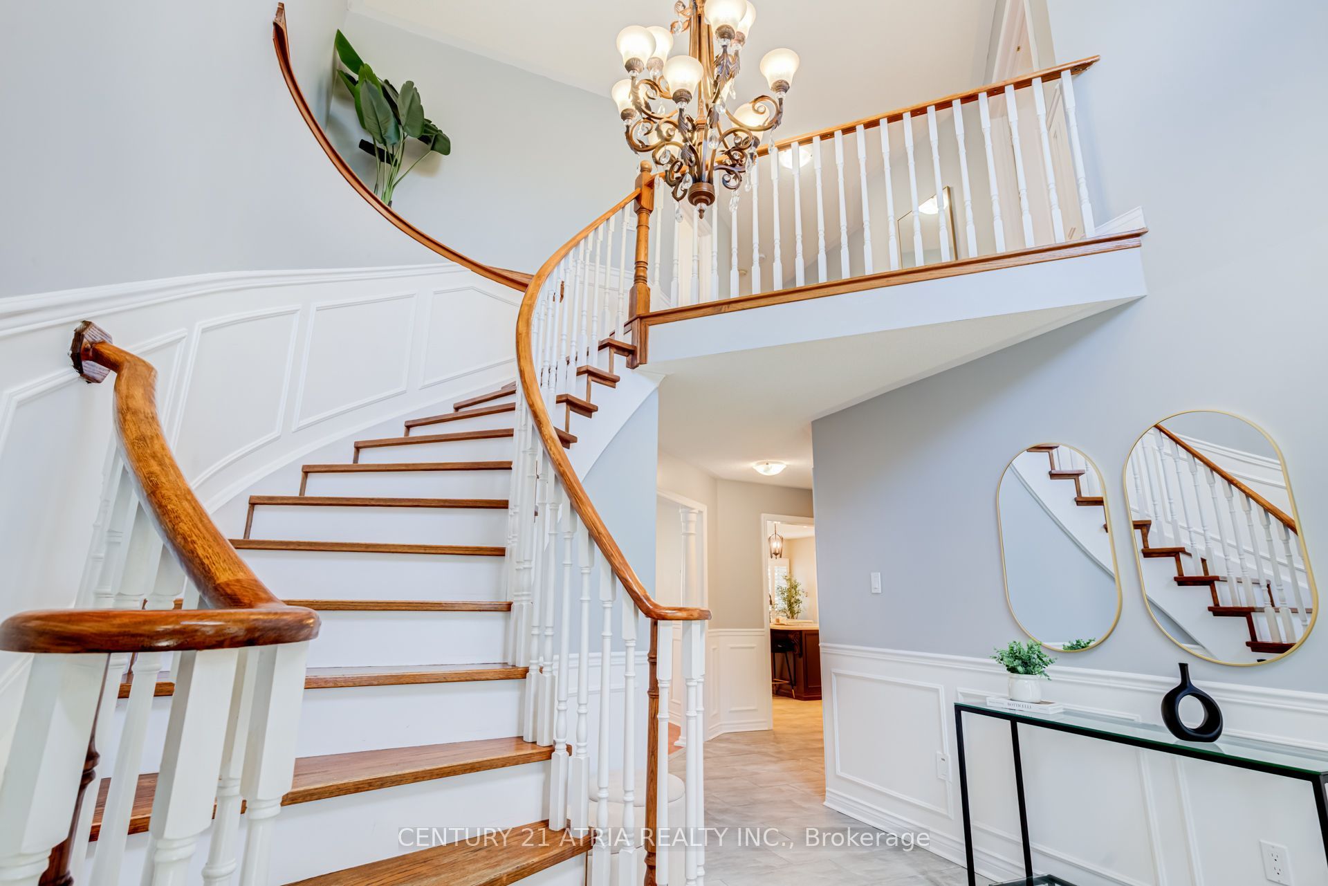 14 Robert Attersley Drive W Property Photo 18