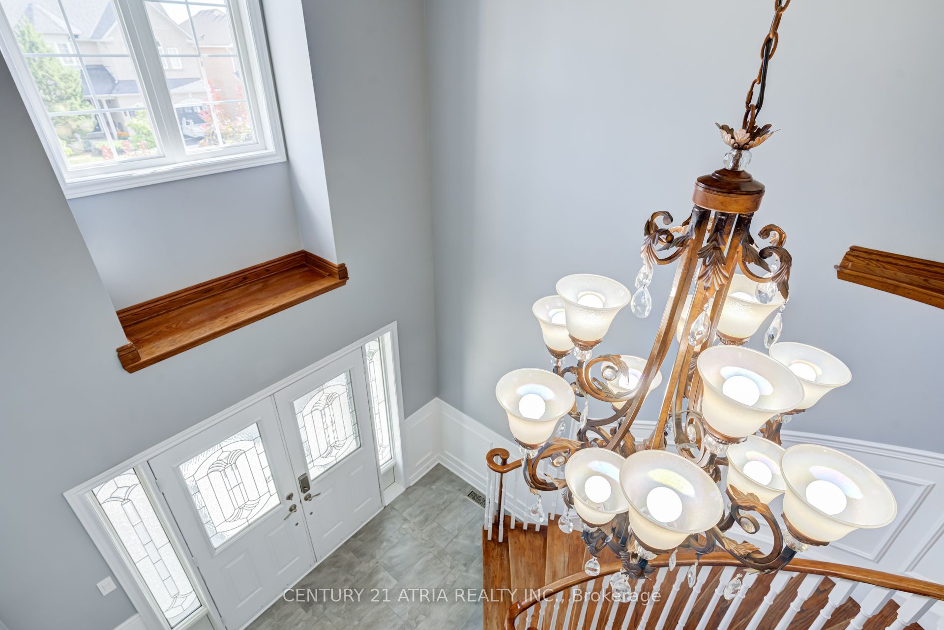 14 Robert Attersley Drive W Property Photo 19