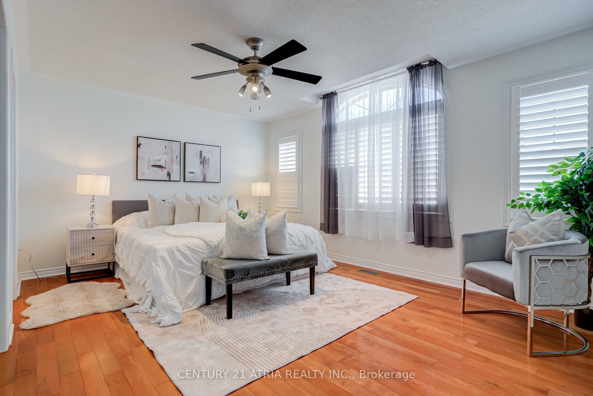 14 Robert Attersley Drive W Property Photo 20