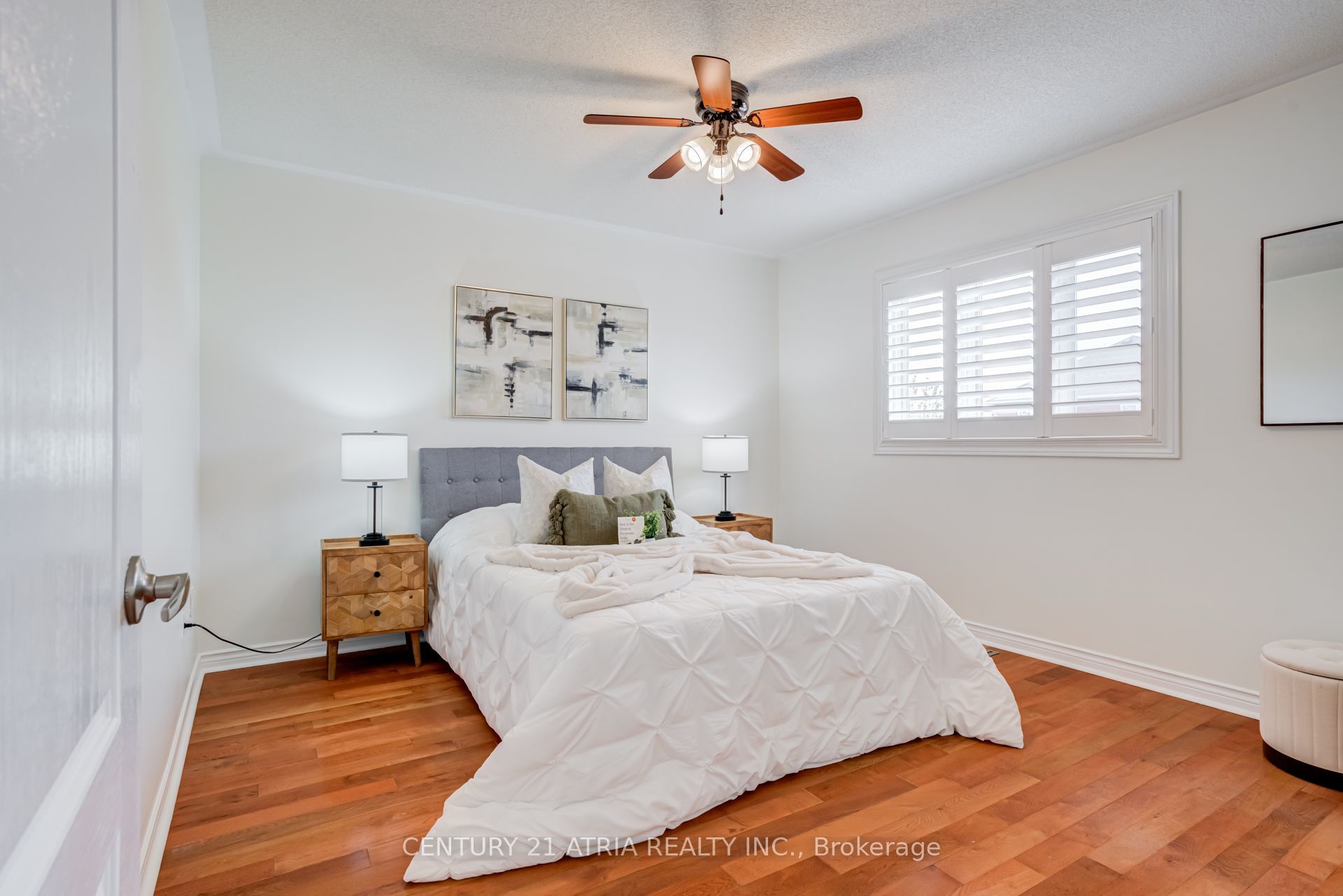 14 Robert Attersley Drive W Property Photo 29