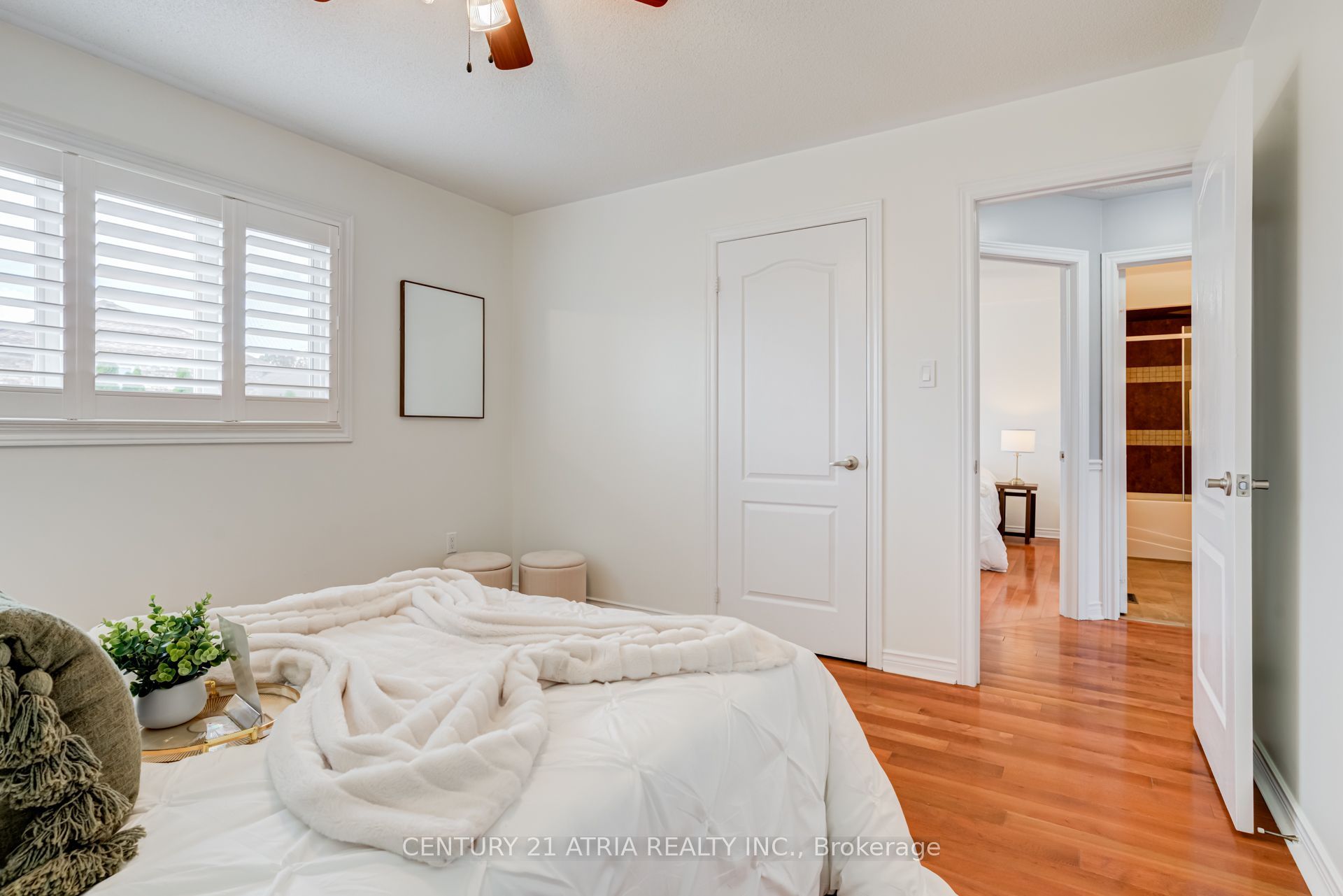 14 Robert Attersley Drive W Property Photo 30