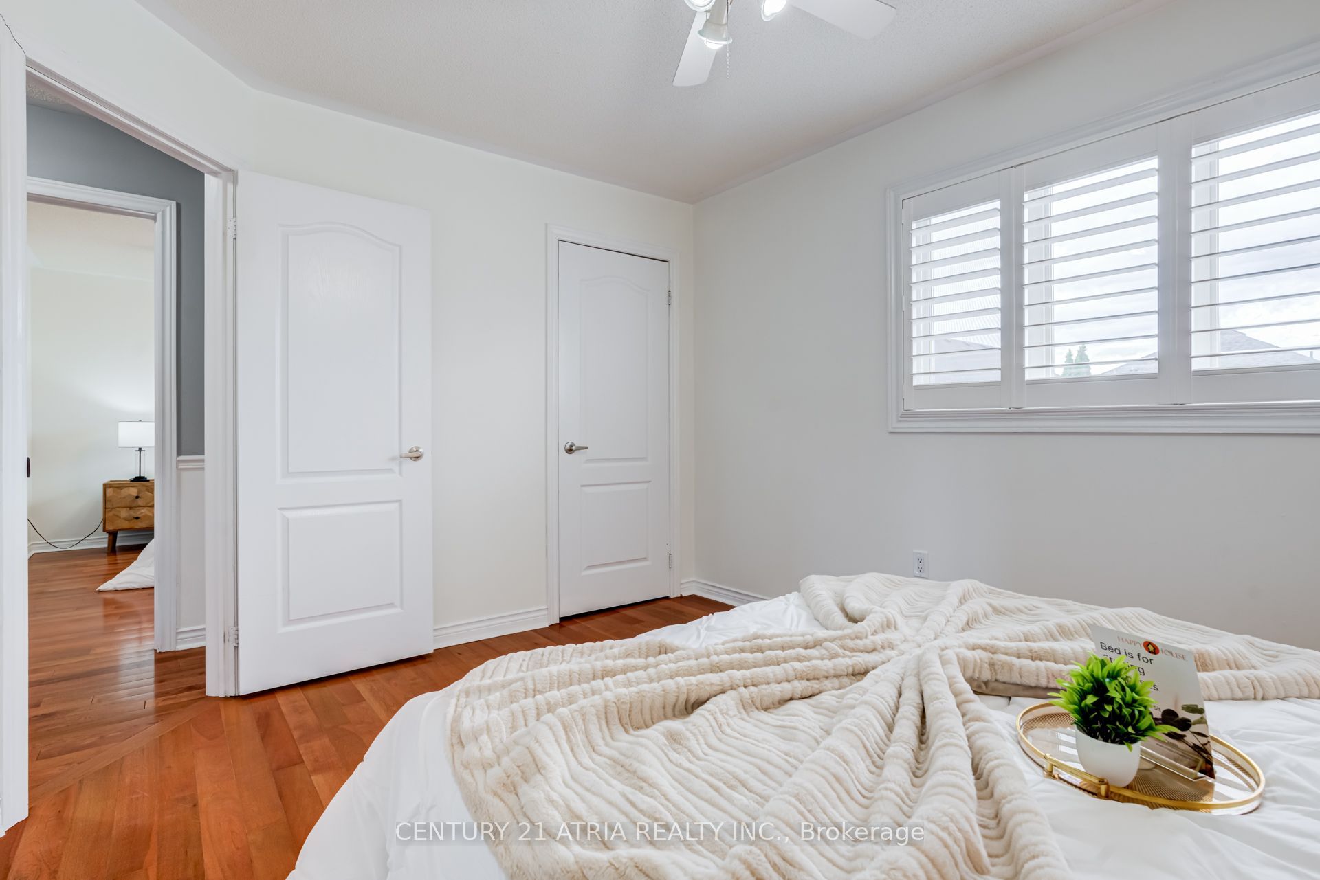 14 Robert Attersley Drive W Property Photo 32