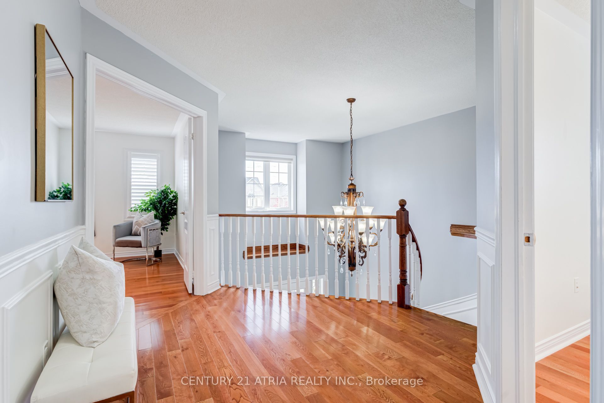 14 Robert Attersley Drive W Property Photo 33