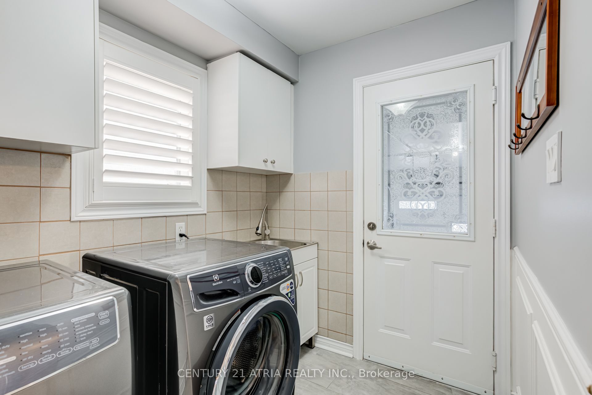14 Robert Attersley Drive W Property Photo 35