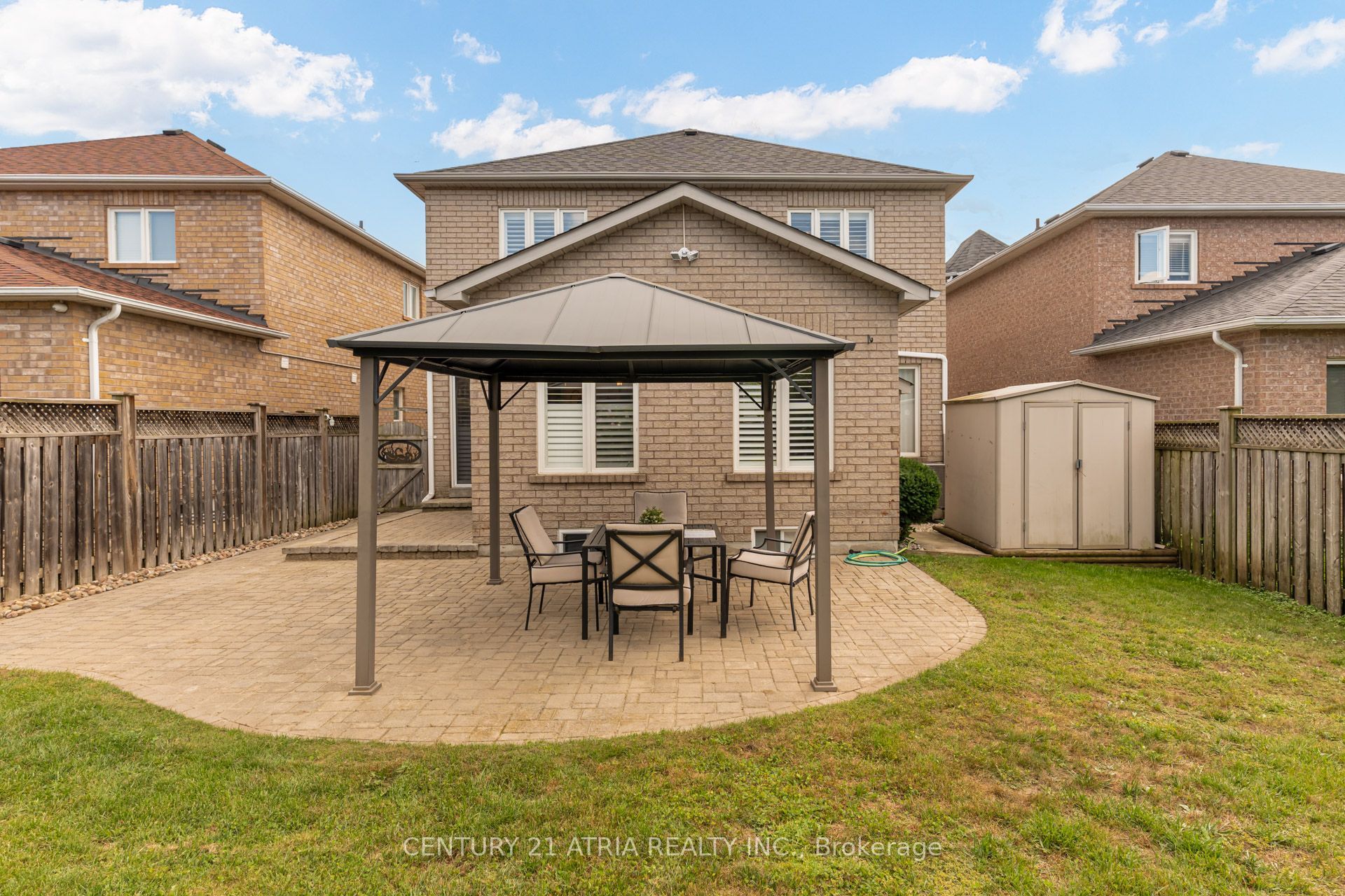 14 Robert Attersley Drive W Property Photo 40