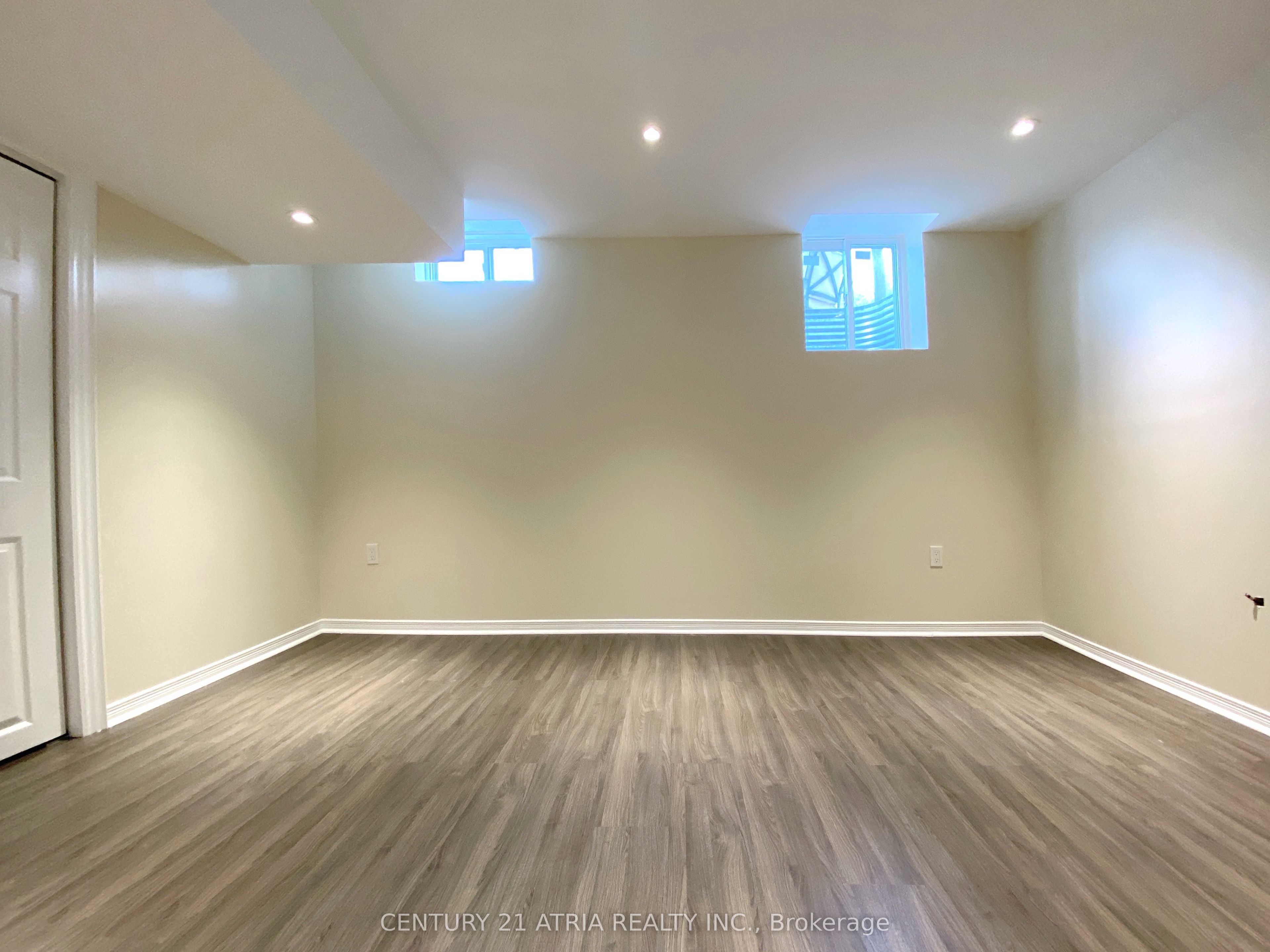 14 Robert Attersley Drive W Property Photo 46
