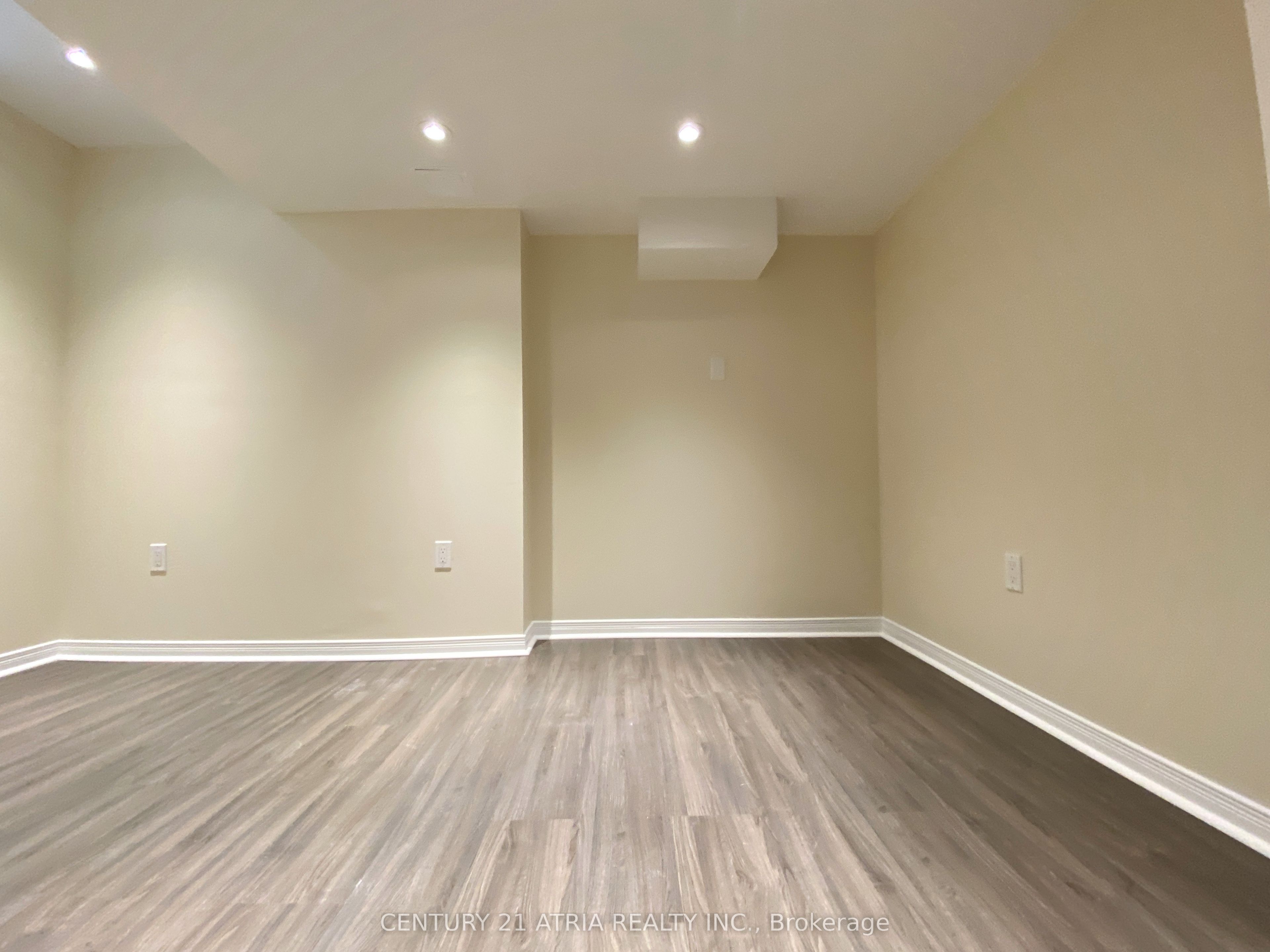 14 Robert Attersley Drive W Property Photo 49