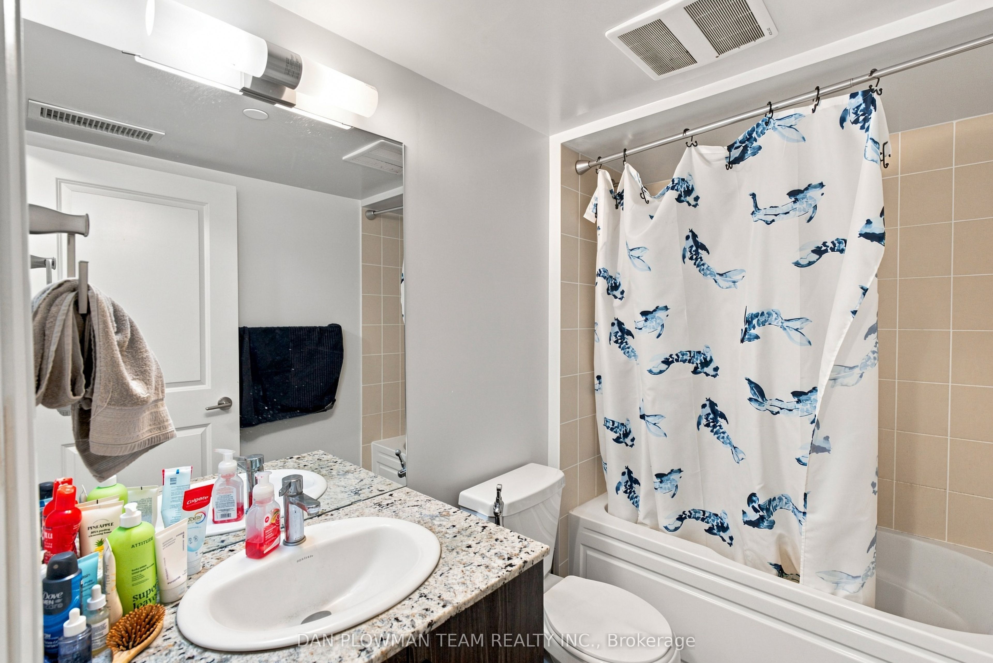 20 Meadowglen Place 227 Property Photo 15