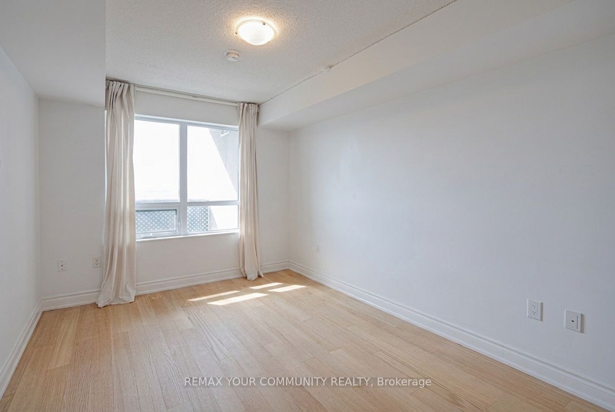 1346 E Danforth Road E 909 Property Photo 6