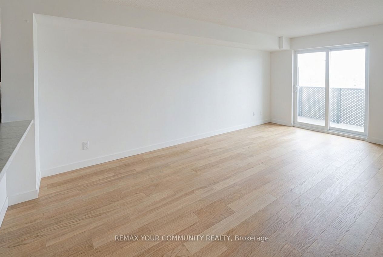 1346 E Danforth Road E 909 Property Photo 7