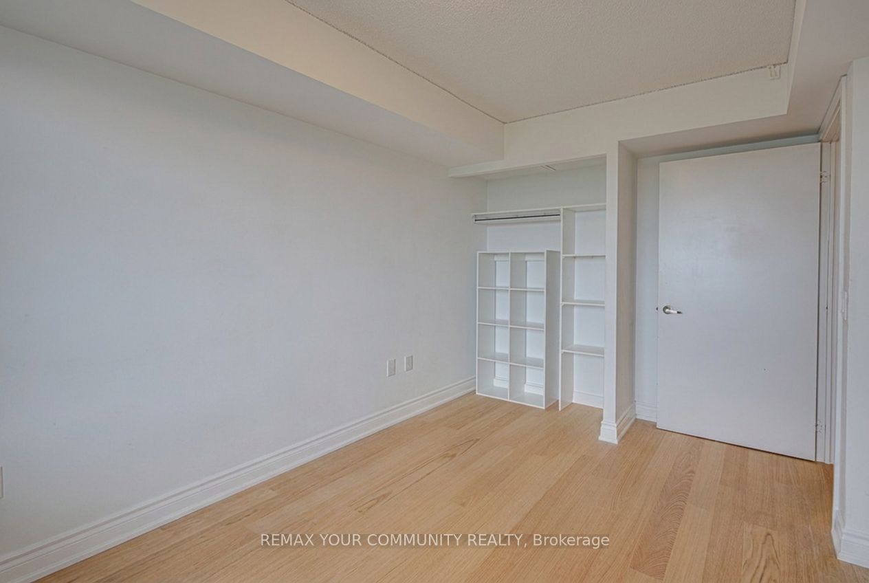 1346 E Danforth Road E 909 Property Photo 10