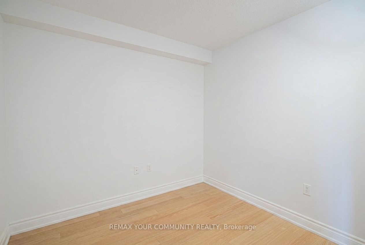 1346 E Danforth Road E 909 Property Photo 11