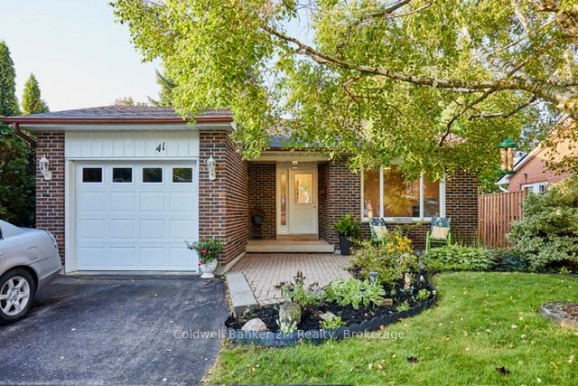 41 Panter Crescent Property Photo 1