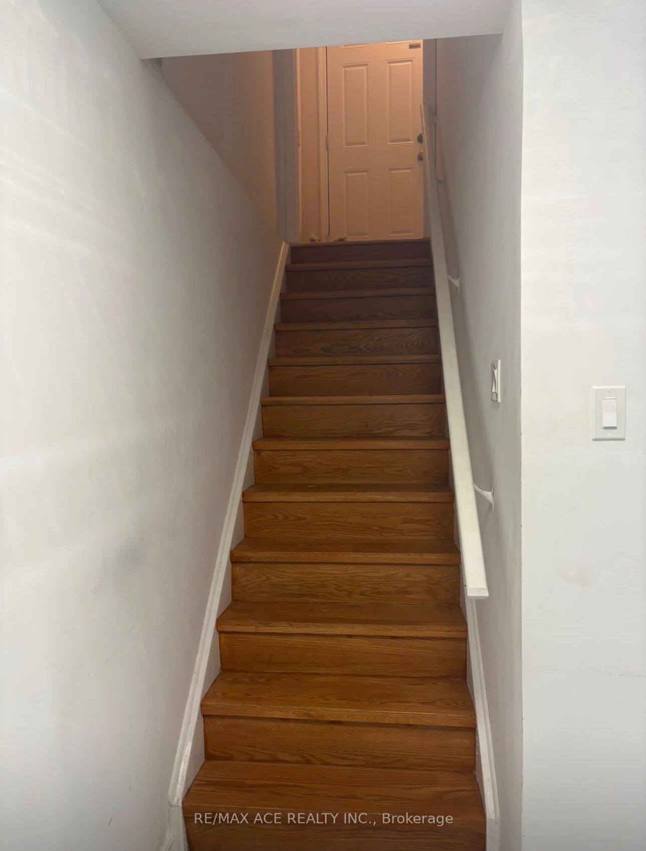 1851 Parkhurst Crescent Bsmt Property Photo 3