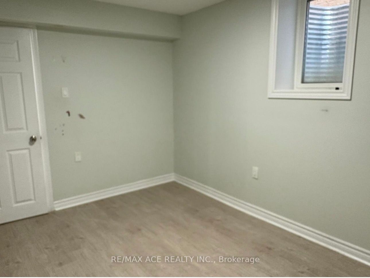 1851 Parkhurst Crescent Bsmt Property Photo 18