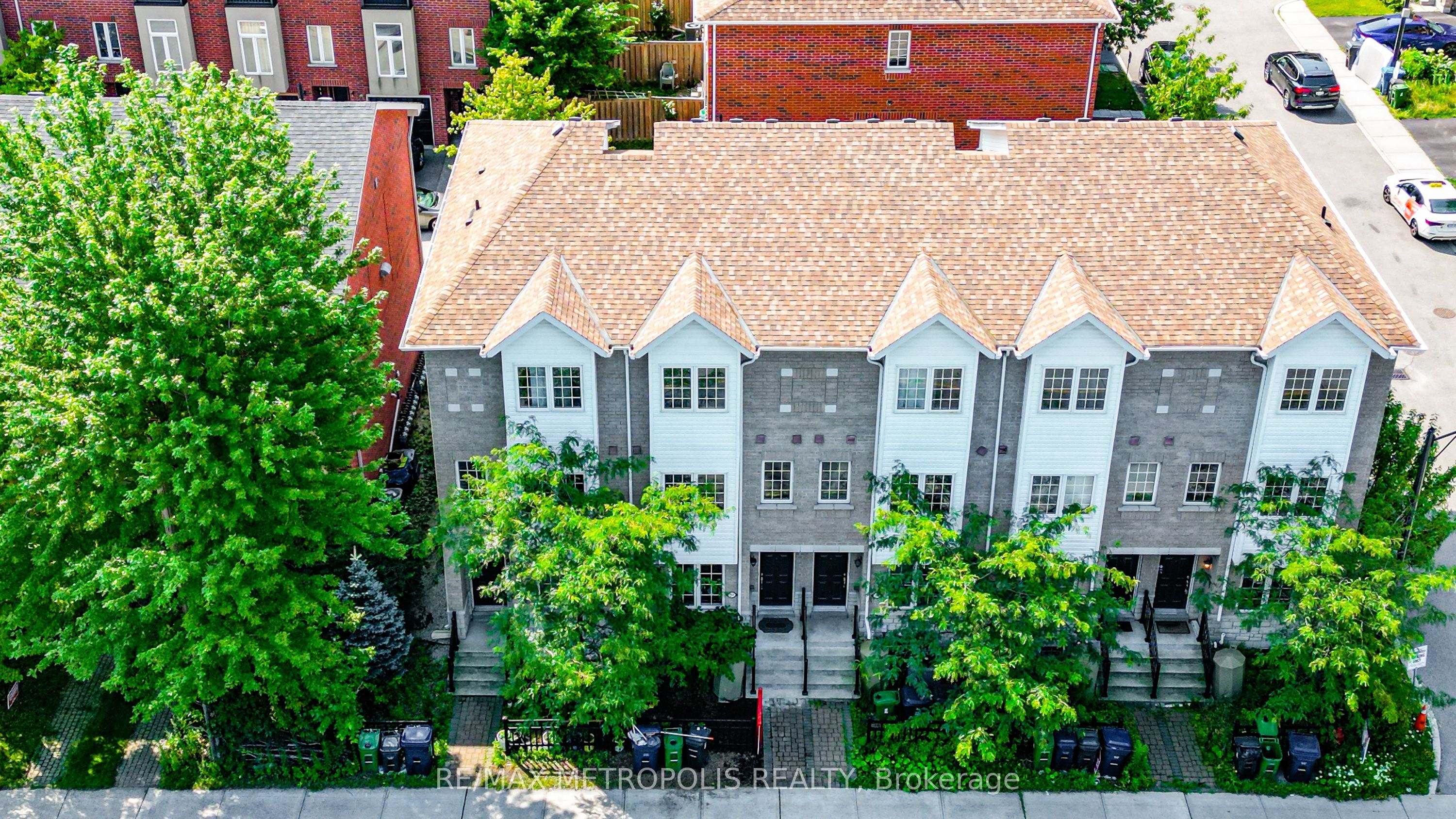 3767b St Clair Avenue E Property Photo 7