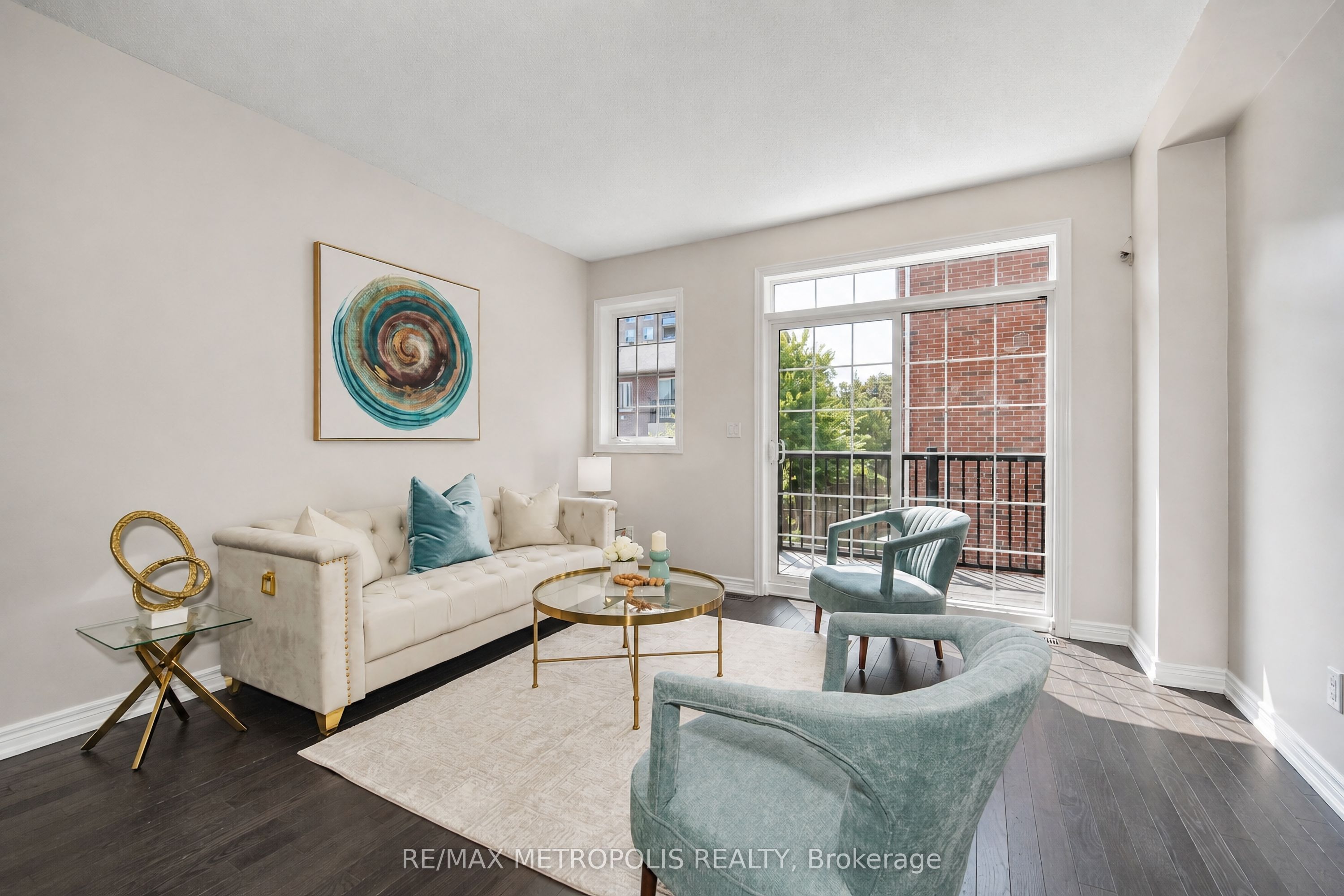 3767b St Clair Avenue E Property Photo 22
