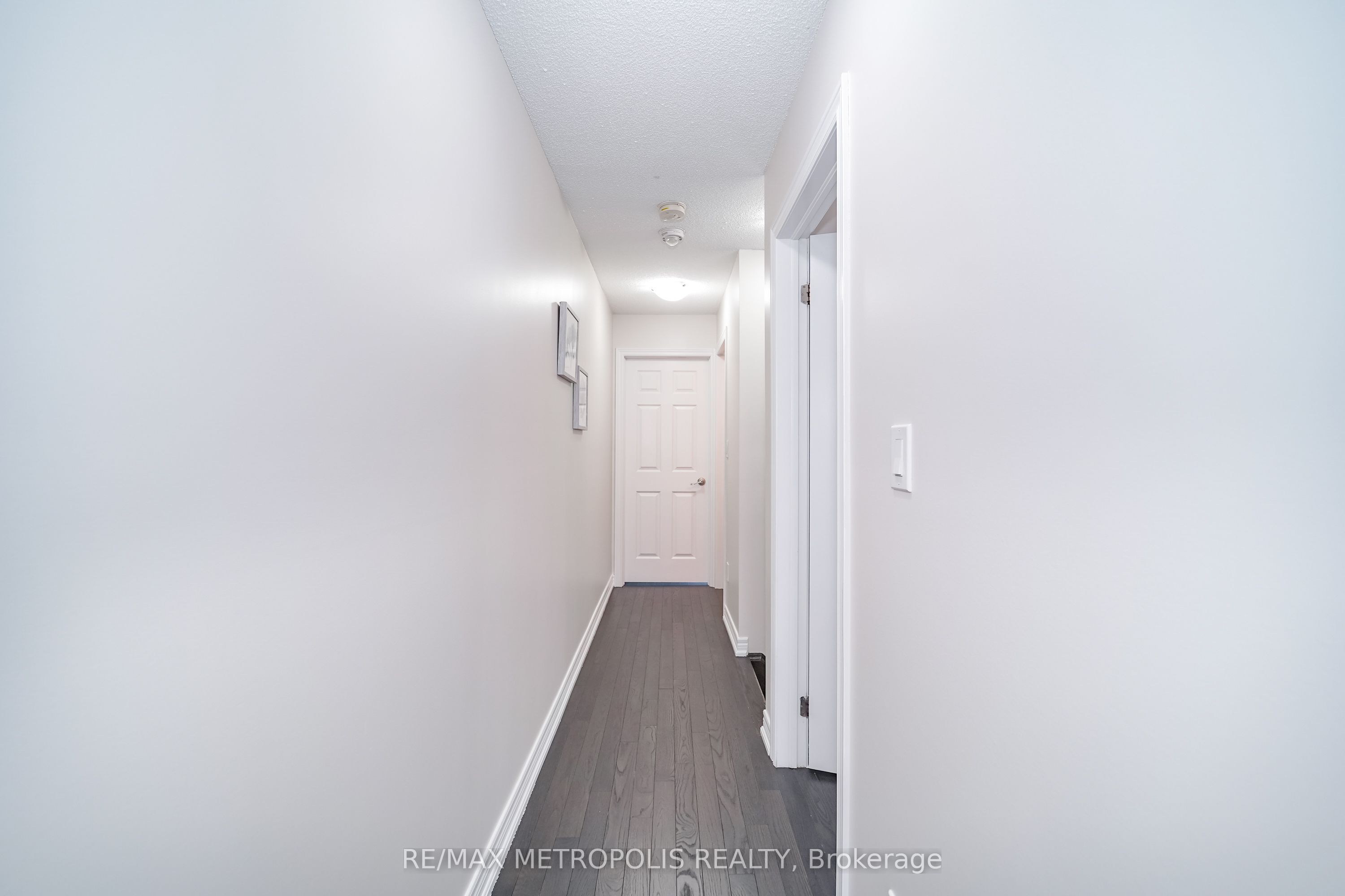 3767b St Clair Avenue E Property Photo 36