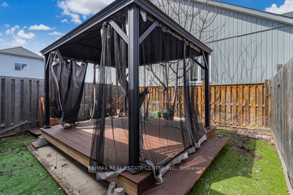 58 Avenue Street Property Photo 38