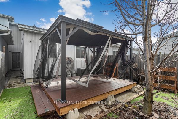 58 Avenue Street Property Photo 39