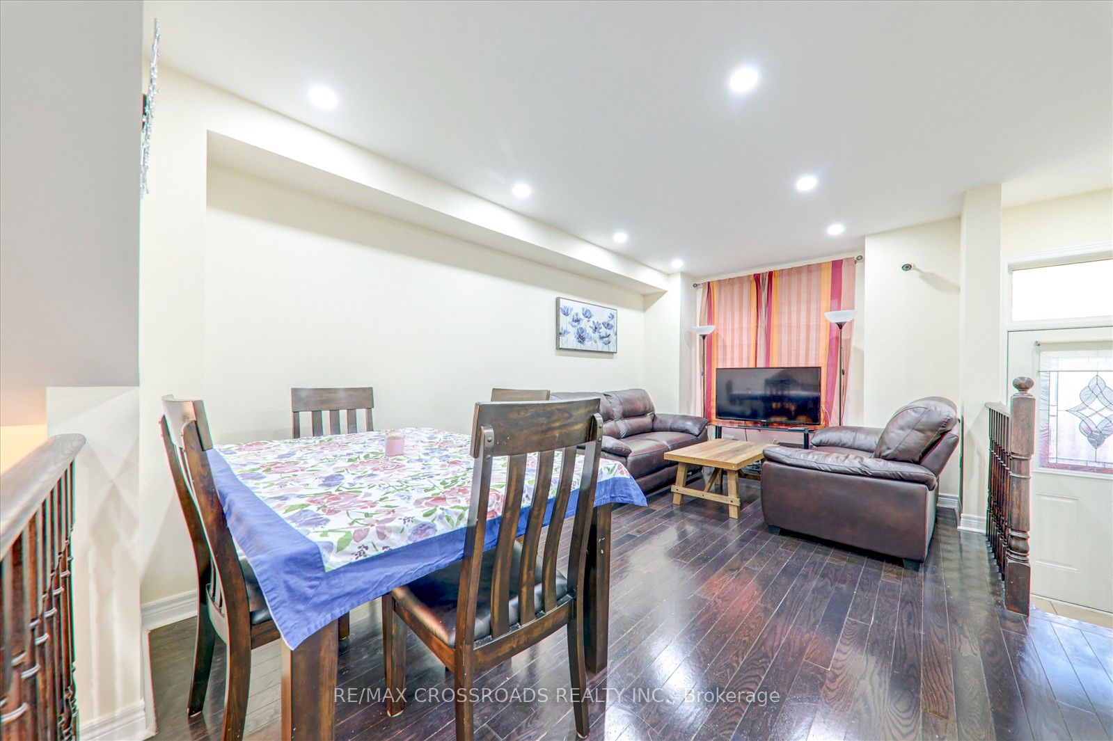 19 Kawneer Terrace Property Photo 7