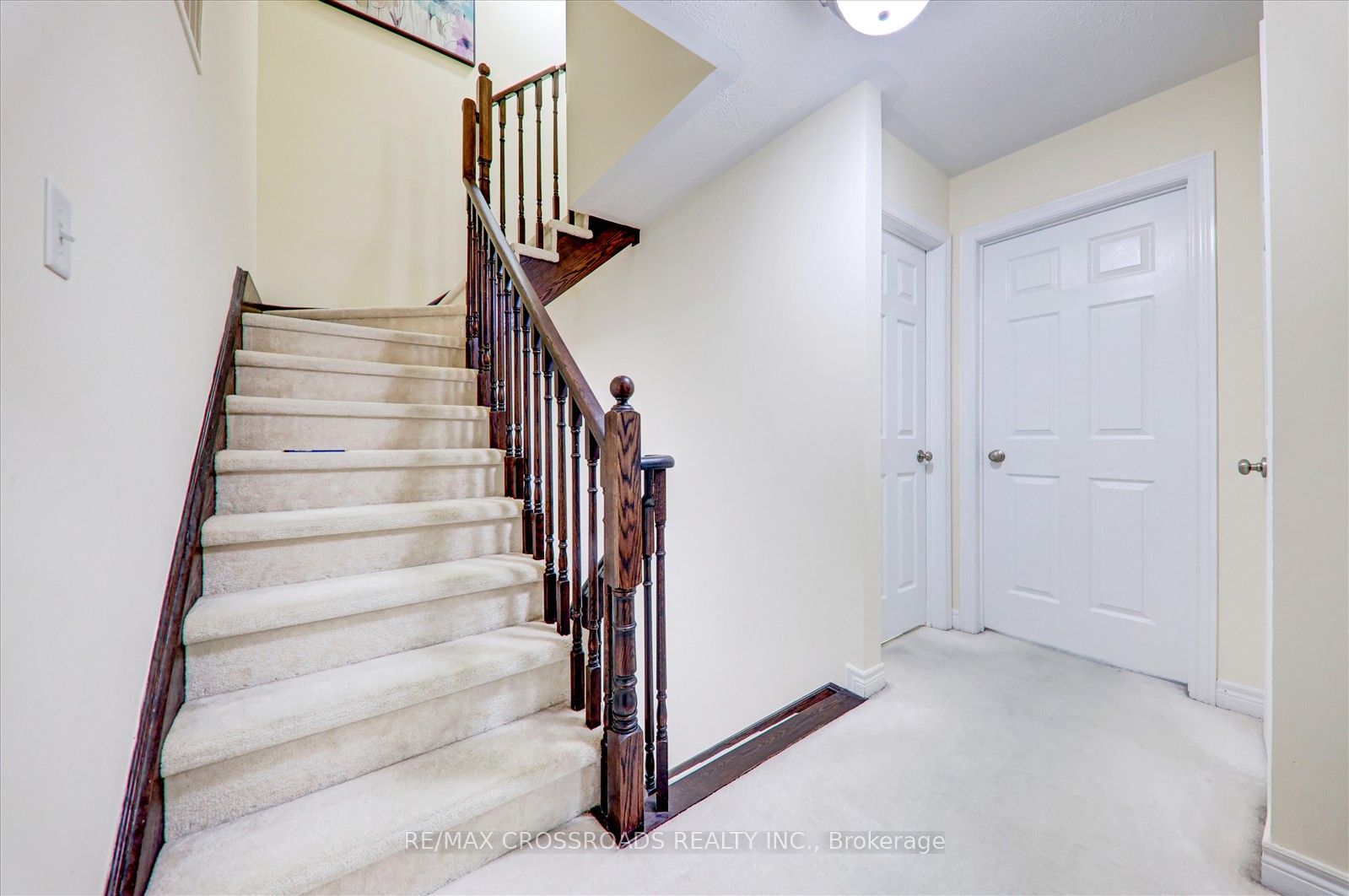 19 Kawneer Terrace Property Photo 15