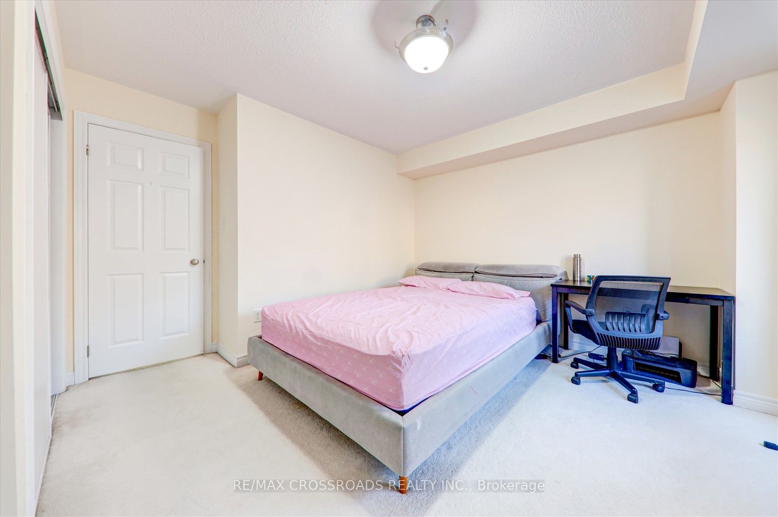 19 Kawneer Terrace Property Photo 16