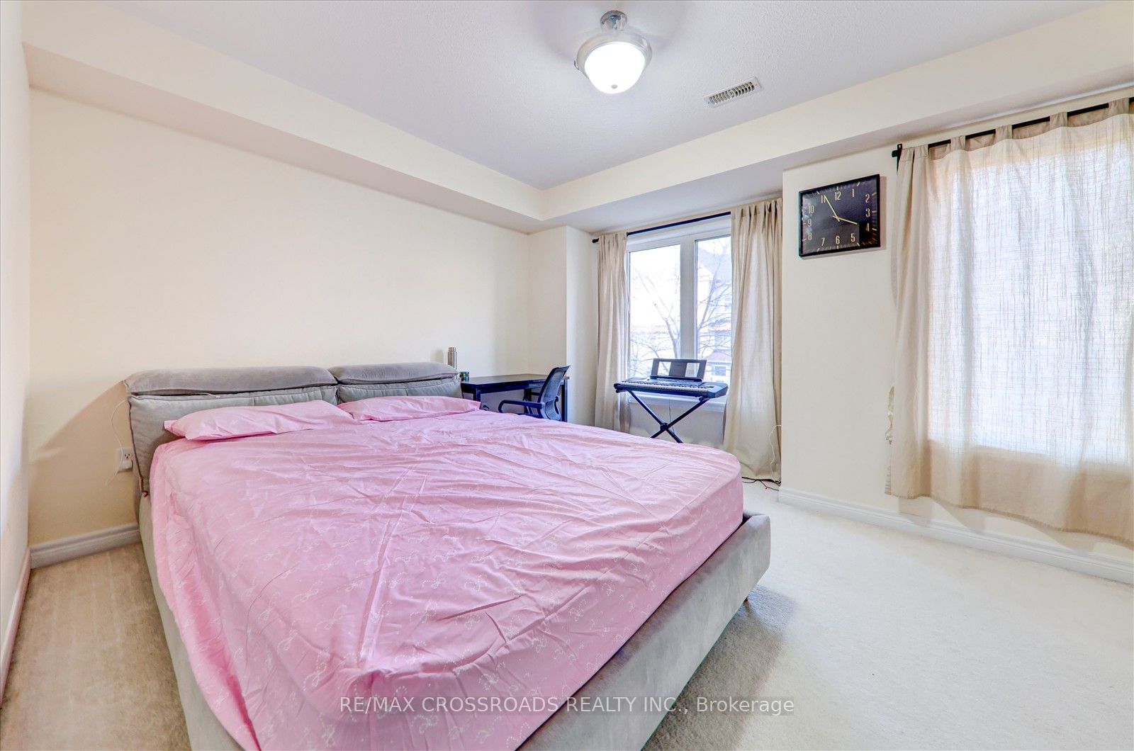 19 Kawneer Terrace Property Photo 17