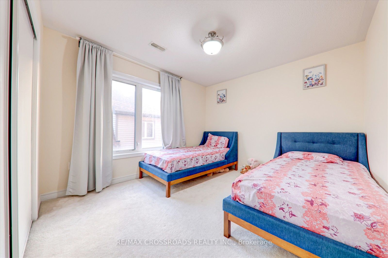 19 Kawneer Terrace Property Photo 19