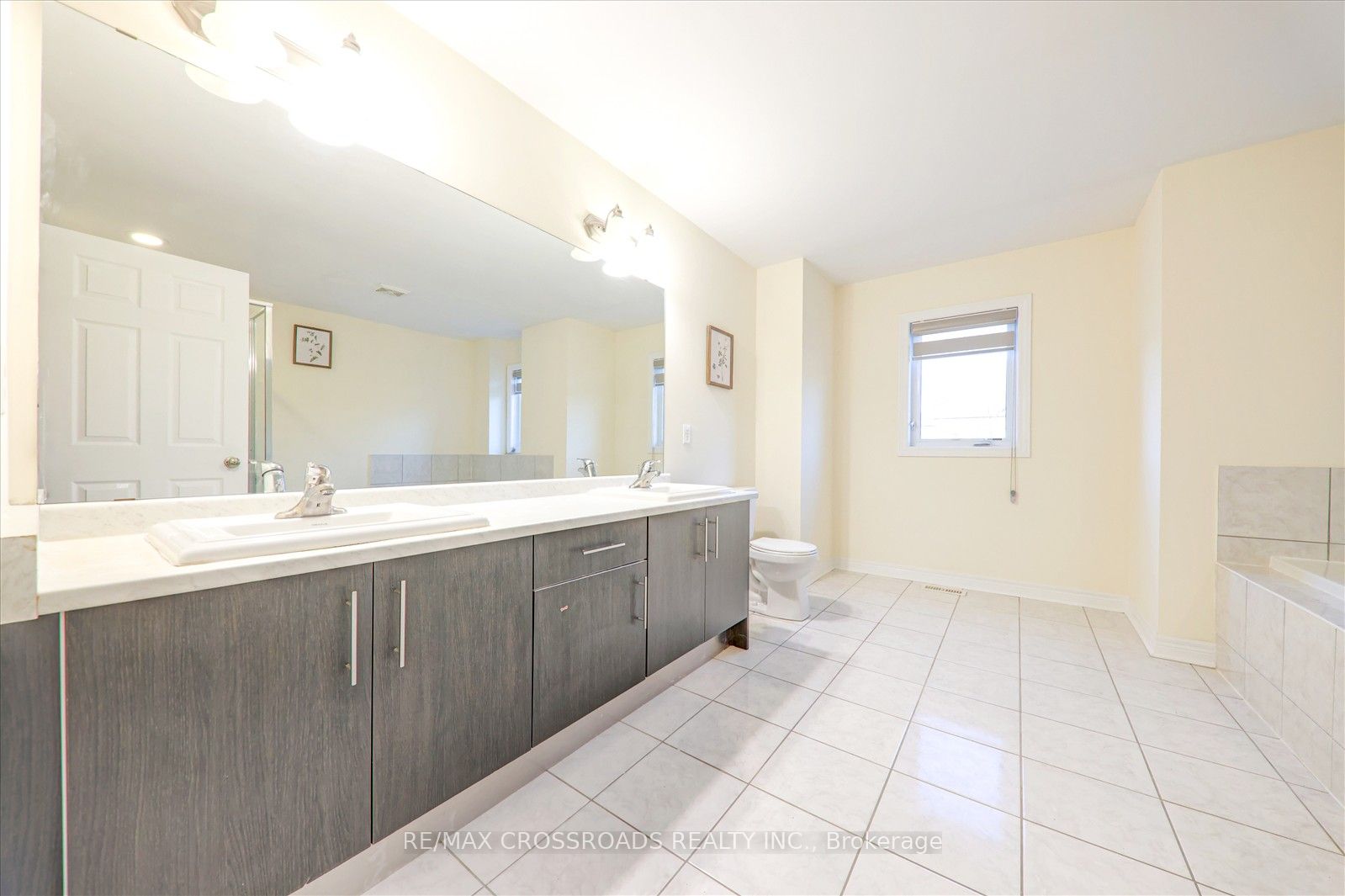 19 Kawneer Terrace Property Photo 21
