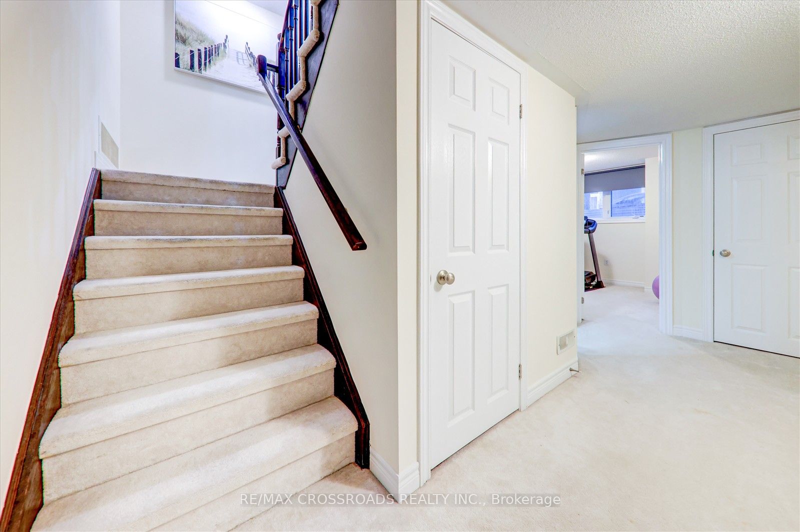 19 Kawneer Terrace Property Photo 26