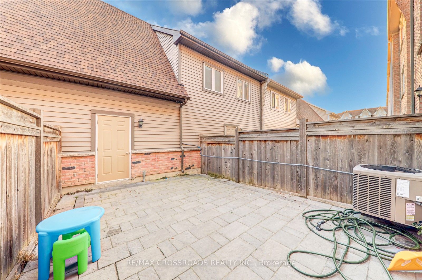 19 Kawneer Terrace Property Photo 31