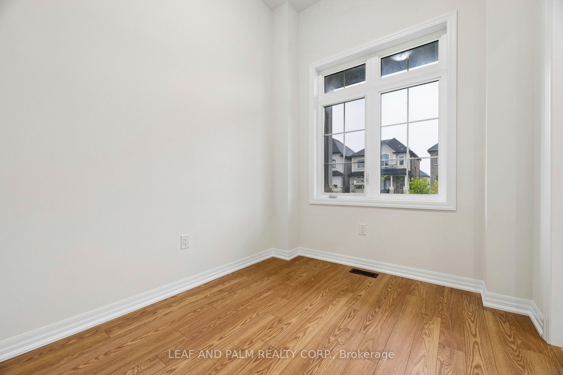 42 Northrop Avenue Property Photo 6