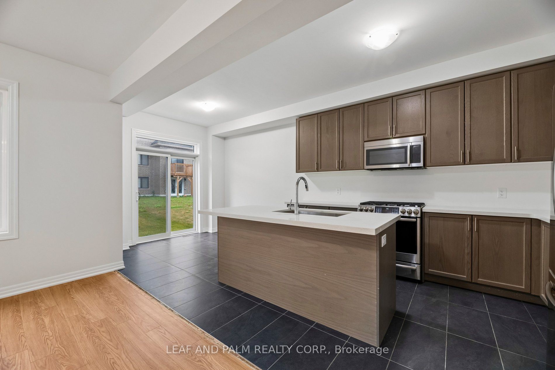 42 Northrop Avenue Property Photo 19