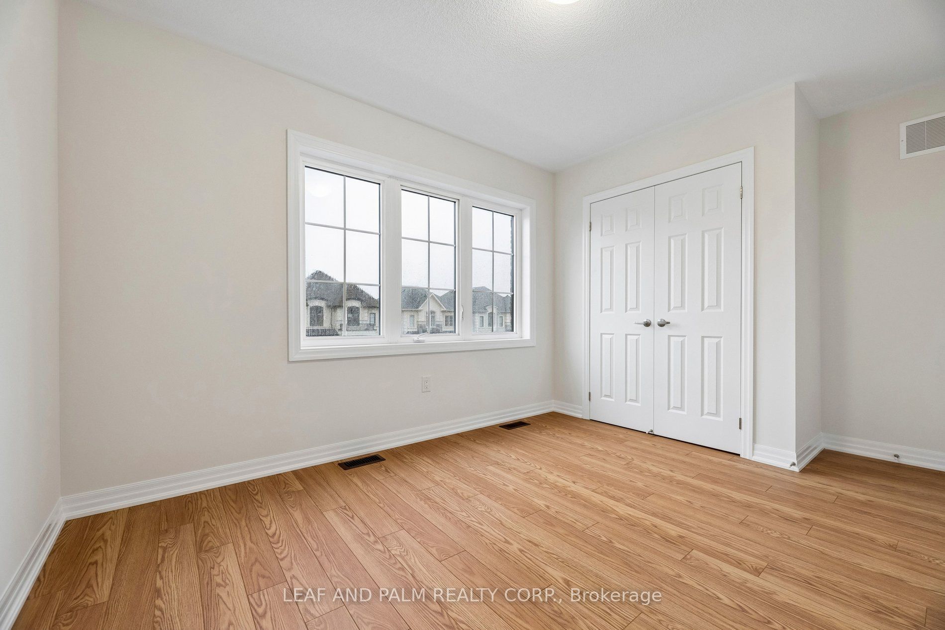 42 Northrop Avenue Property Photo 22