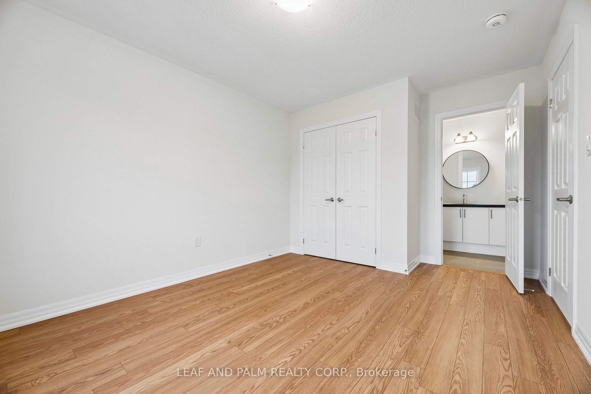 42 Northrop Avenue Property Photo 24