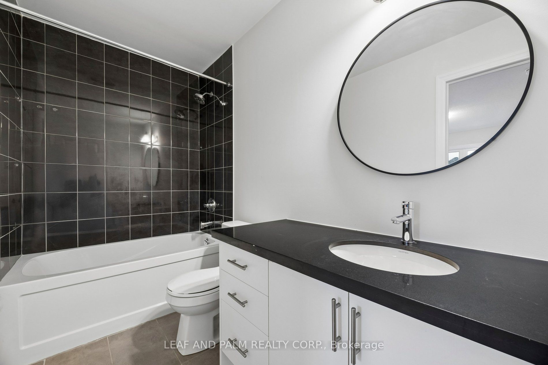 42 Northrop Avenue Property Photo 25