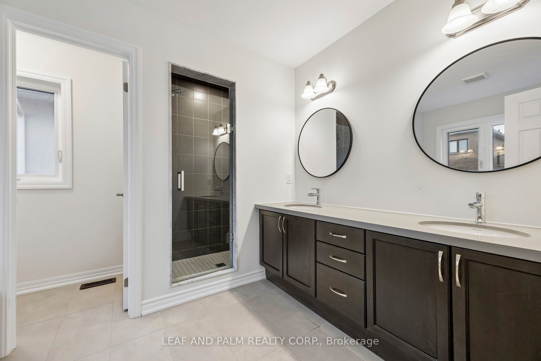 42 Northrop Avenue Property Photo 34