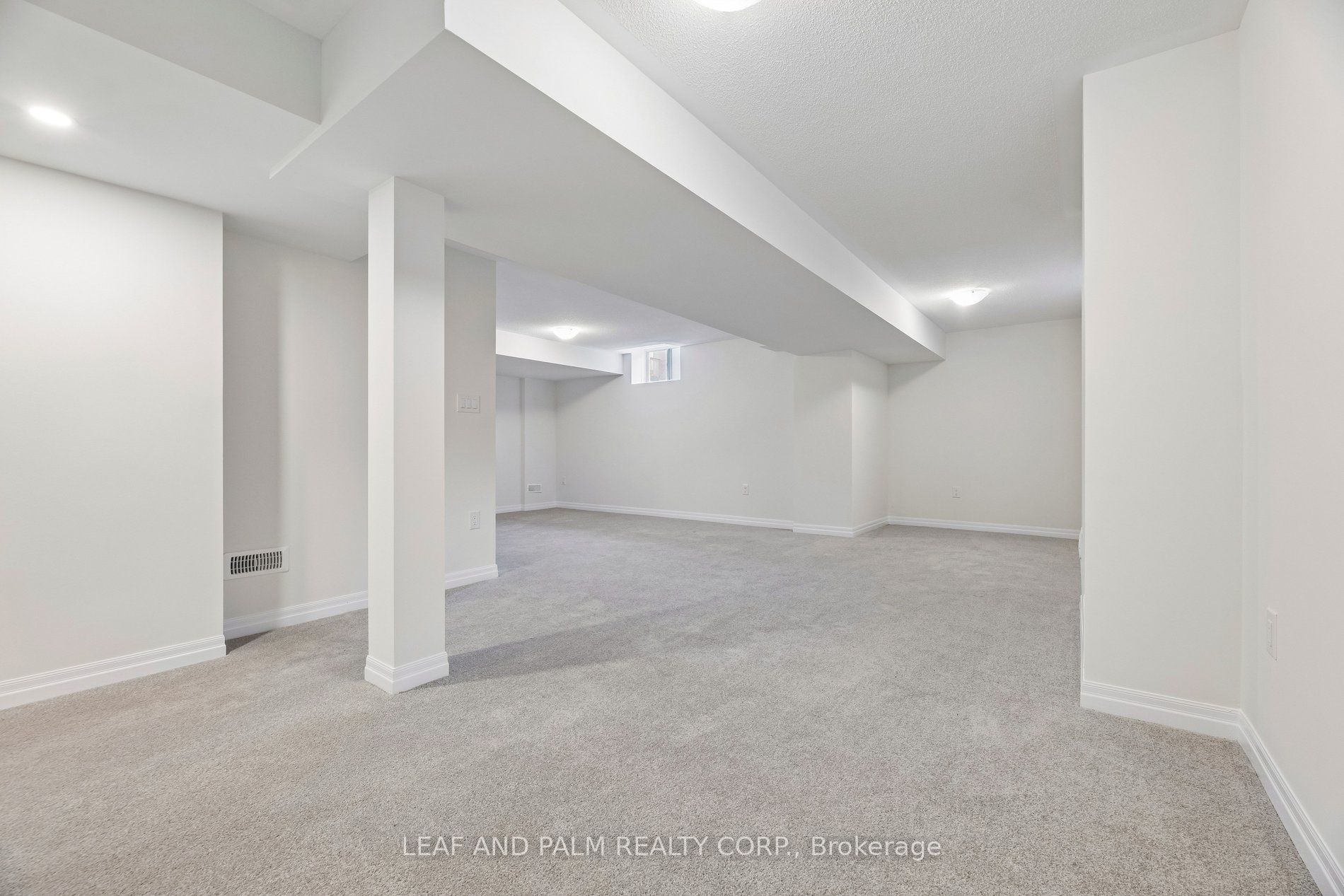 42 Northrop Avenue Property Photo 38