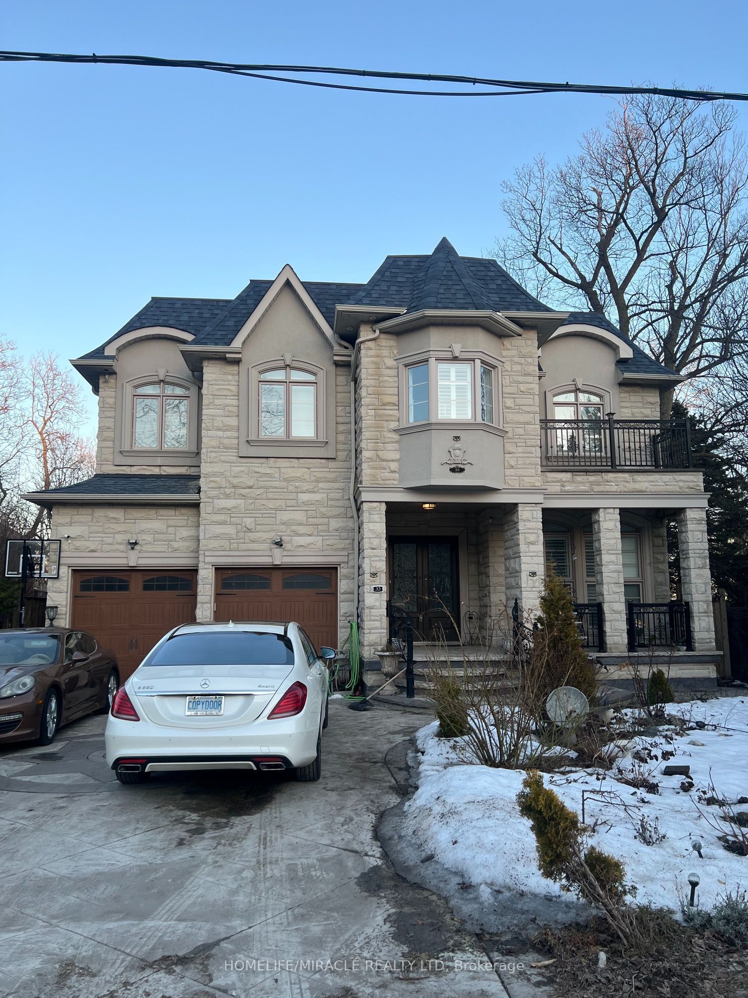 35 Drake Crescent
