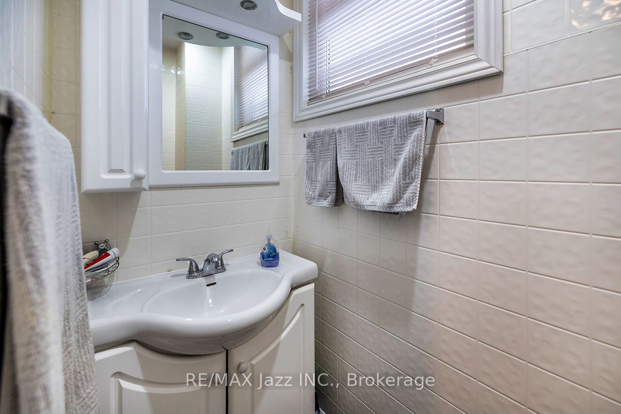 97 Adelaide Avenue E East Property Photo 20