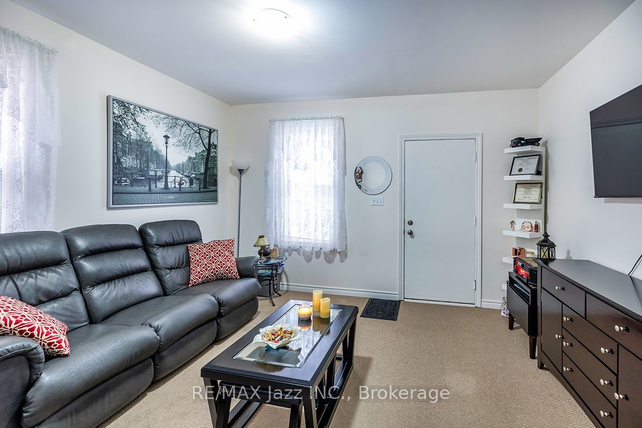 97 Adelaide Avenue E East Property Photo 23