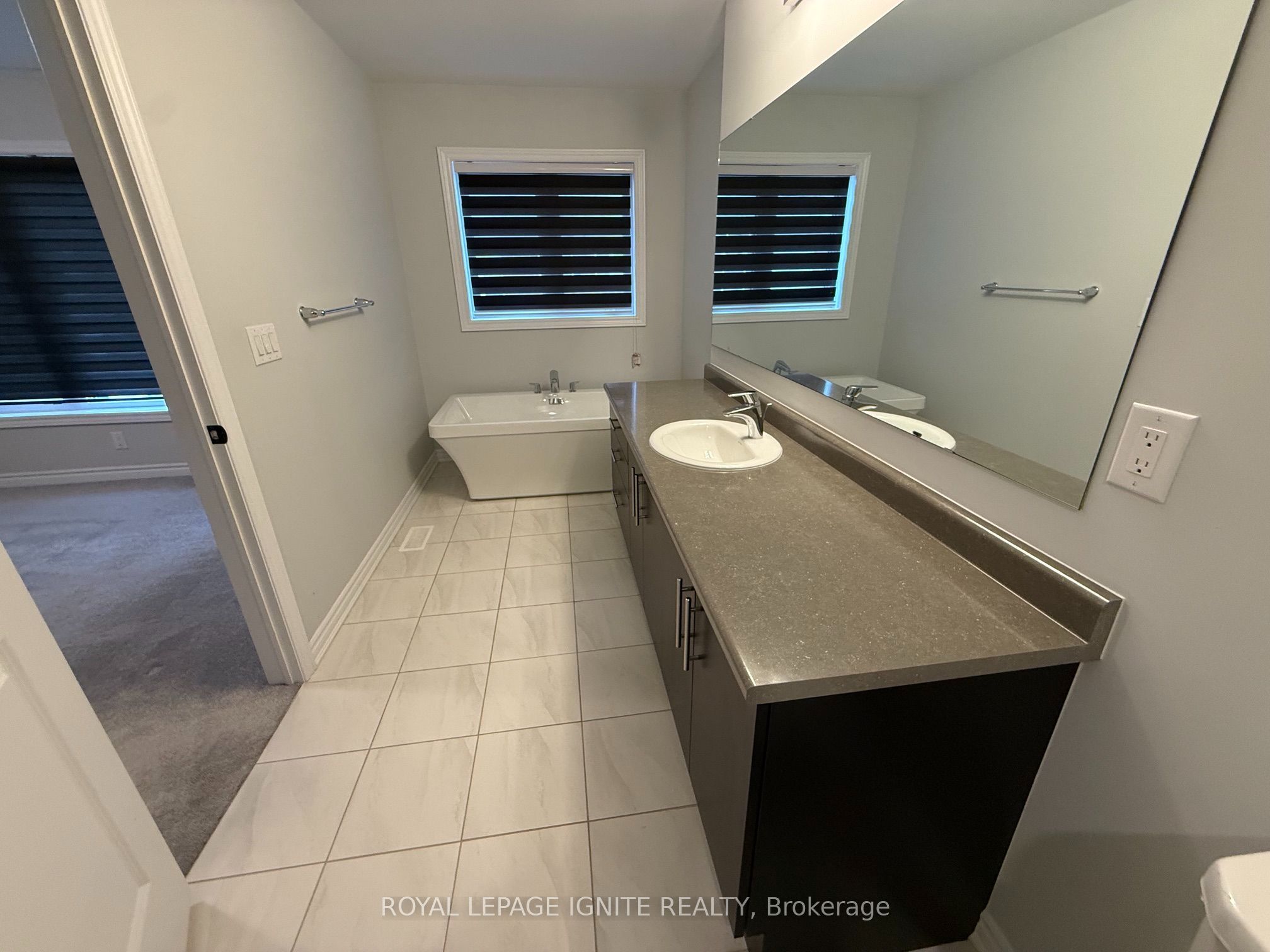 25 Sutcliffe Dr Drive Property Photo 8