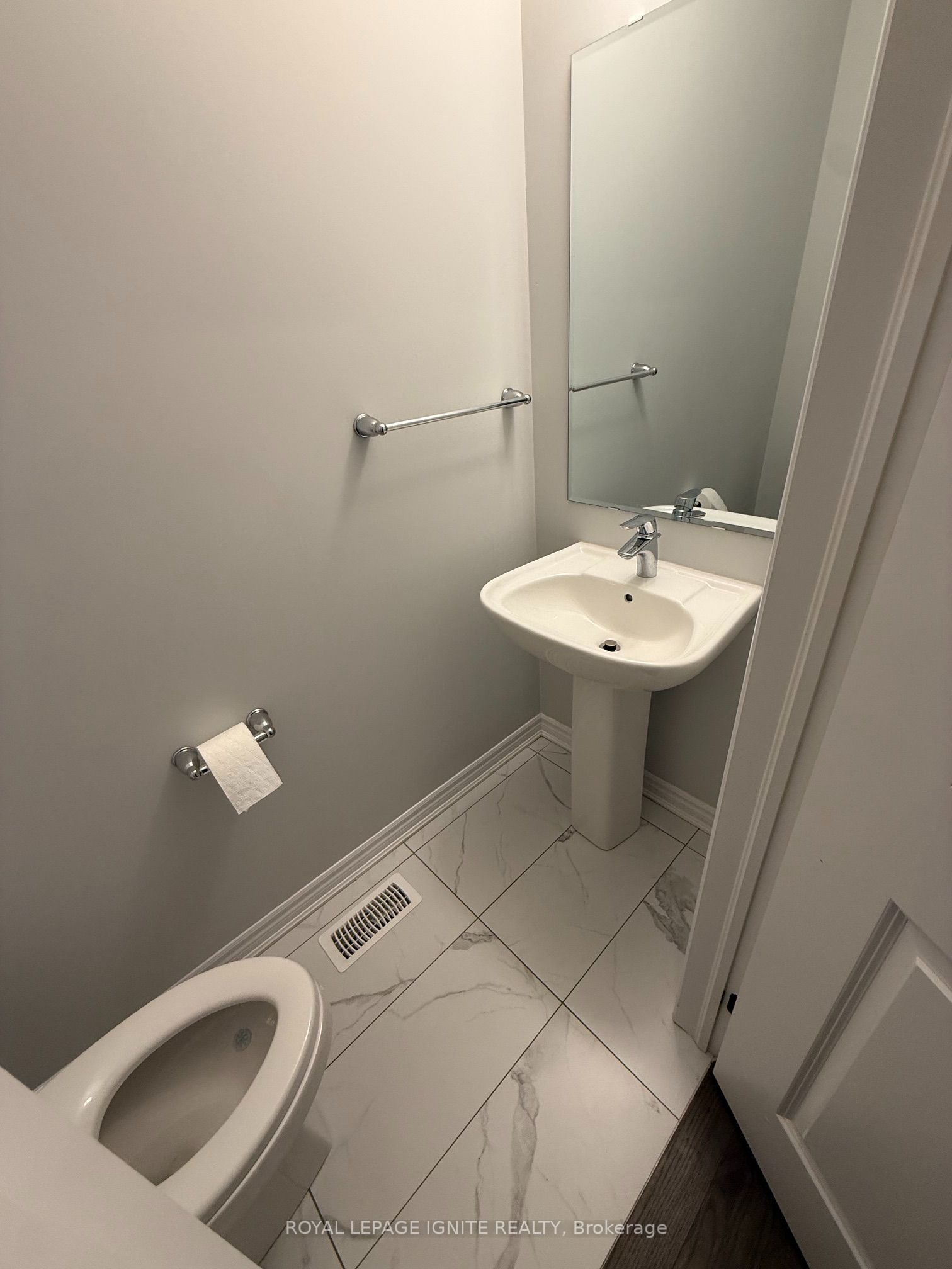 25 Sutcliffe Dr Drive Property Photo 12