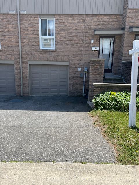 201 Alexmuir Boulevard 82 Property Photo 1