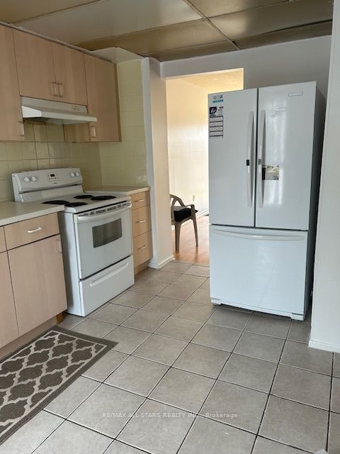 201 Alexmuir Boulevard 82 Property Photo 15